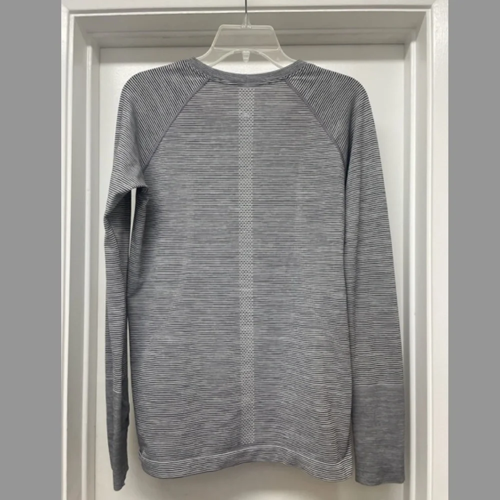 Lululemon Swiftly Tech Long Sleeve 2.0 Tempo Stripe EUC - Picture 9 of 11